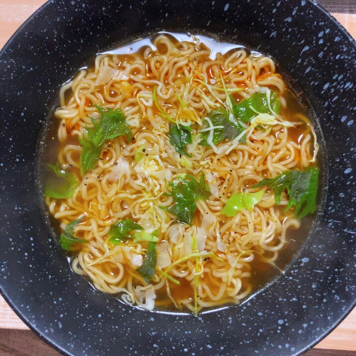 大葉とキャベツの醤油ラーメン